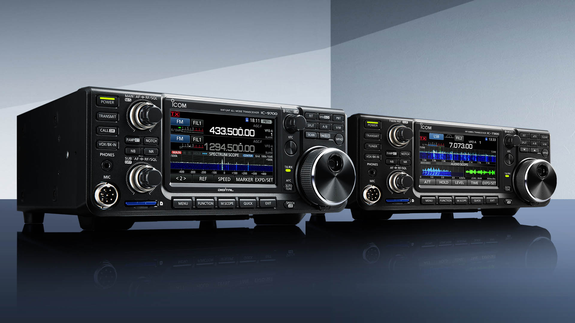 ICOM IC9700 pięknie komponuje się z IC-7300.