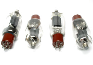 AMERITRON 380-0811A-4M Zestaw czterech dopasowanych lamp