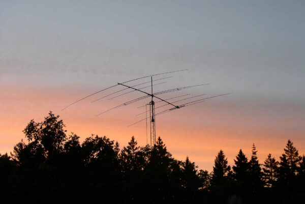 BUTTERNUT SKYHAWK - Antena KF kierunkowa KF
