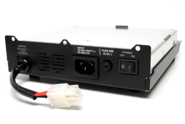 YAESU FP-30 - Zasilacz wewnętrzny