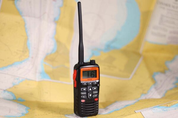 Standard Horizon HX-210E Radiotelefon morski ręczny - obrazek 3