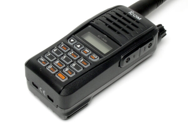 ICOM IC-A16E Bluetooth® - Radiotelefon lotniczy ręczny 8,33kHz - obrazek 3