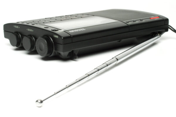 Tecsun PL-660 Odbiornik wielopasmowy globalny - obrazek 3