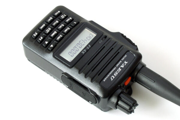 Yaesu FT-4XE Dwupasmowy transceiver VHF/UHF - obrazek 2