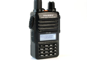 Yaesu FT-4XE Dwupasmowy transceiver VHF/UHF