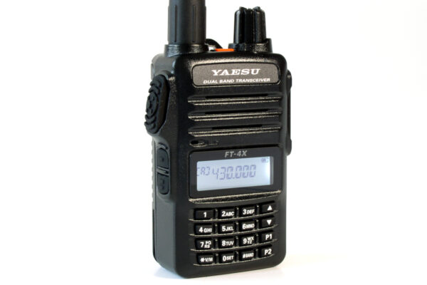 Yaesu FT-4XE Dwupasmowy transceiver VHF/UHF
