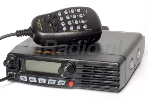 Yaesu FTM-3200 DE  Transceiver 2m + C4FM - obrazek 2
