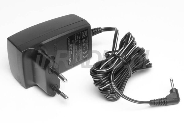 YAESU NC-85C - Ładowarka